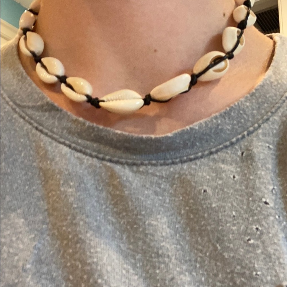 Puka Shell necklace - Picture 4 of 4